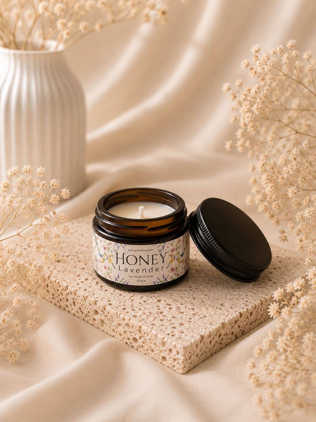Honey Lavender Mini 50ml terbuka dengan tutup hitam di samping jar